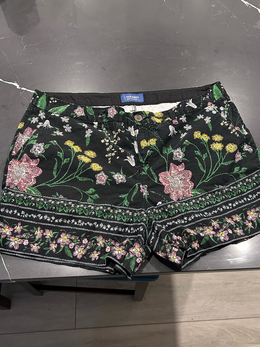 Old Navy Black Floral Everyday Embroidered Shorts Boho Festival Cottagecore Chic